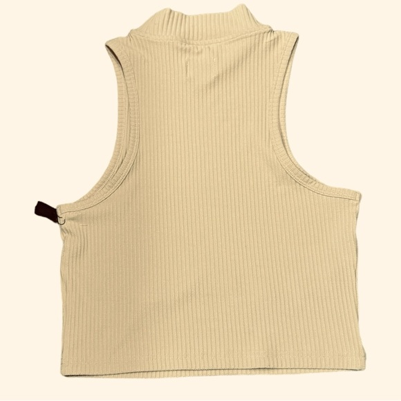 Kuwallatee Sleeve less Mock neck - Picture 2 of 3